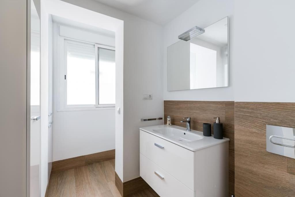 Apartamento Moderno En Triana 2 Dormitorios Y Aire Acondicionado Sewilla Zewnętrze zdjęcie
